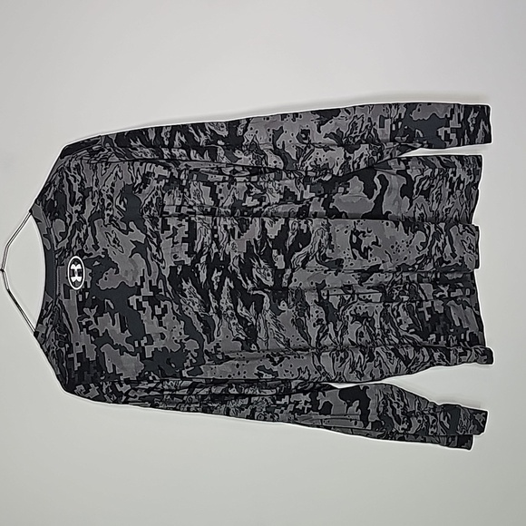 Under Armour medium black and gray camo athletic long sleeve shirt - Picture 4 of 6